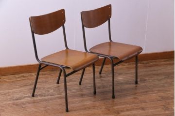 ヴィンテージ家具　ヨーロッパビンテージ　レトロな佇まいのスクールチェア(キッズチェア、鉄脚チェア、椅子)2脚セット(3)