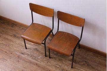 ヴィンテージ家具　ヨーロッパビンテージ　レトロな佇まいのスクールチェア(キッズチェア、鉄脚チェア、椅子)2脚セット(3)