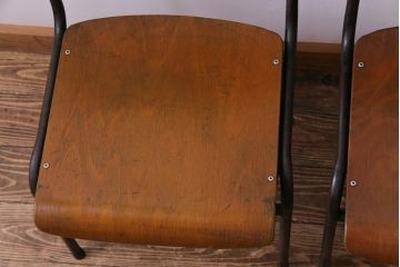 ヴィンテージ家具　ヨーロッパビンテージ　レトロな佇まいのスクールチェア(キッズチェア、鉄脚チェア、椅子)2脚セット(3)