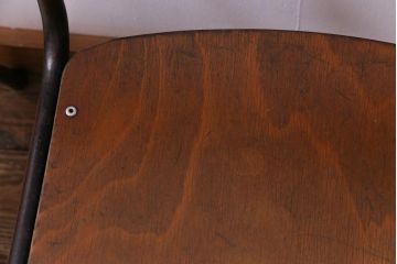 ヴィンテージ家具　ヨーロッパビンテージ　レトロな佇まいのスクールチェア(キッズチェア、鉄脚チェア、椅子)2脚セット(3)