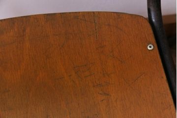 ヴィンテージ家具　ヨーロッパビンテージ　レトロな佇まいのスクールチェア(キッズチェア、鉄脚チェア、椅子)2脚セット(3)