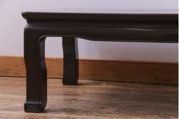 アンティーク家具　和製アンティーク　紫檀材　漆塗りが上品な雰囲気を醸し出す座卓(ローテーブル)