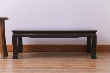 アンティーク家具　和製アンティーク　紫檀材　漆塗りが上品な雰囲気を醸し出す座卓(ローテーブル)