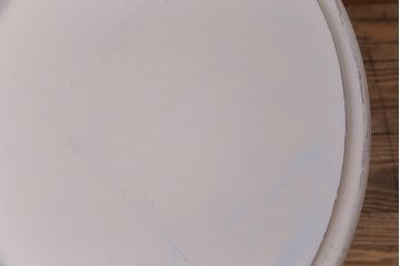 ペイント家具　リメイク　天童木工　フレンチテイストにも活躍するラウンドテーブル(サイドテーブル、センターテーブル)(1)