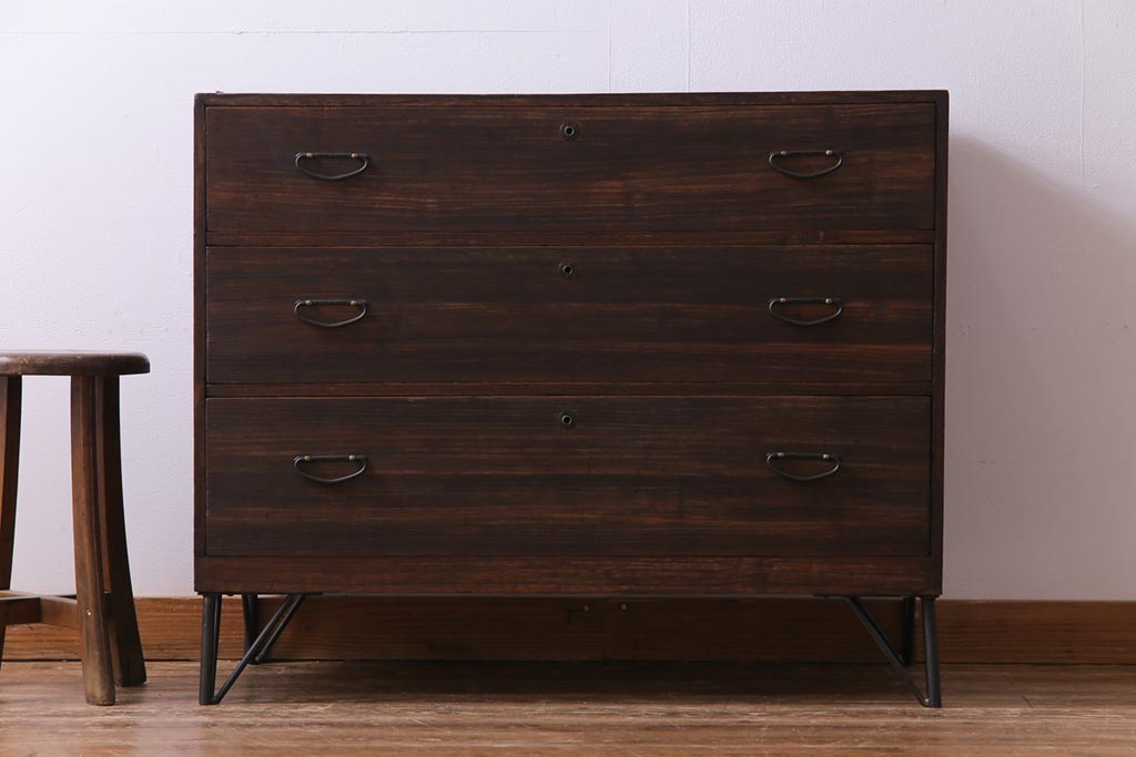 アンティーク家具　和製アンティーク　リメイク　桐材　シンプルな作りが味わい深いサイドチェスト(サイドボード、引き出し)