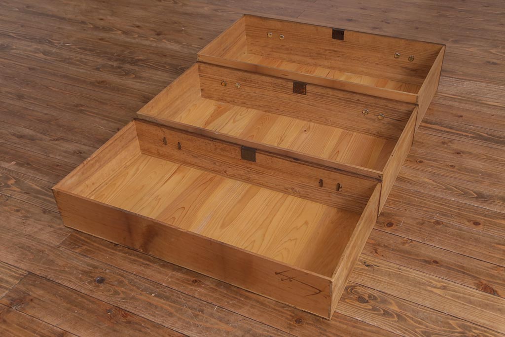 アンティーク家具　和製アンティーク　リメイク　桐材　シンプルな作りが味わい深いサイドチェスト(サイドボード、引き出し)