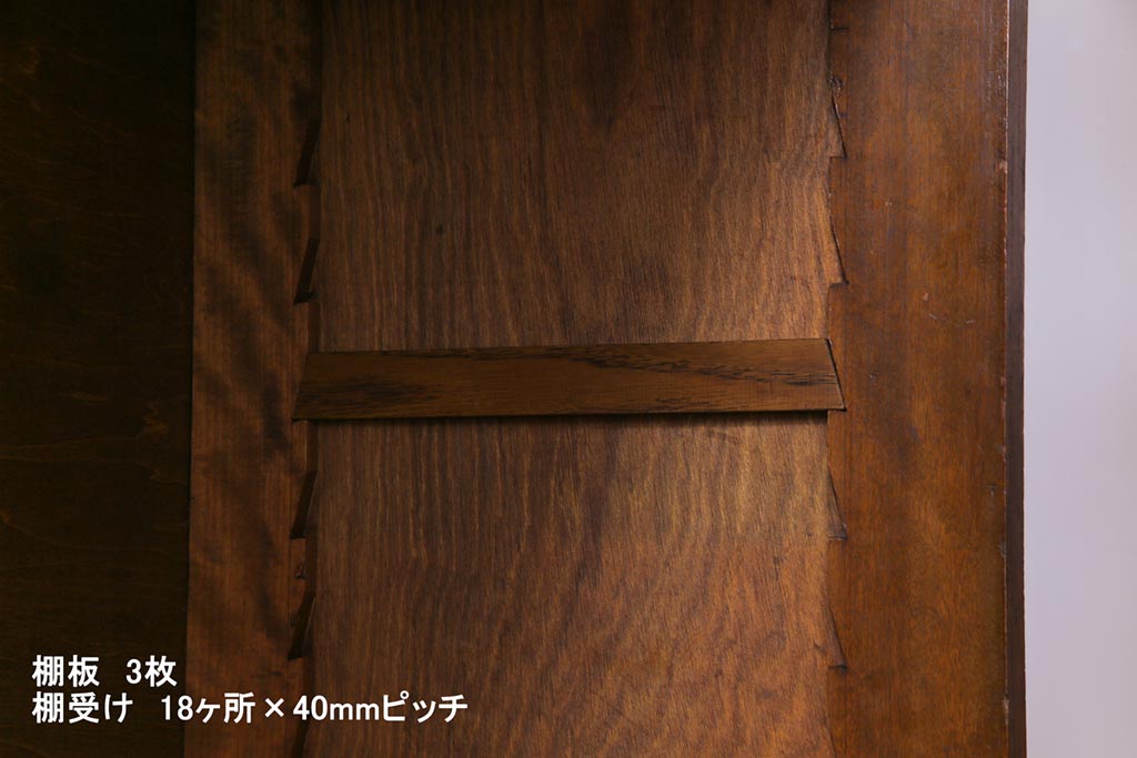 レトロ家具　昭和レトロ　カバ材　懐かしさあふれる佇まいの気泡ガラス戸収納棚(食器棚、戸棚、ブックケース)