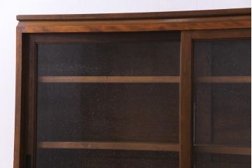 レトロ家具　昭和レトロ　カバ材　懐かしさあふれる佇まいの気泡ガラス戸収納棚(食器棚、戸棚、ブックケース)