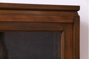 レトロ家具　昭和レトロ　カバ材　懐かしさあふれる佇まいの気泡ガラス戸収納棚(食器棚、戸棚、ブックケース)