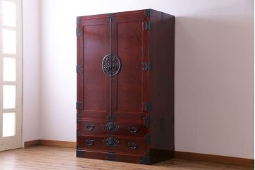 極美品　仙台箪笥　漆塗り　力強いケヤキの杢目と手打ち金具が見事なワードローブ(洋服箪笥、収納棚、キャビネット)