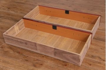 極美品　仙台箪笥　漆塗り　力強いケヤキの杢目と手打ち金具が見事なワードローブ(洋服箪笥、収納棚、キャビネット)