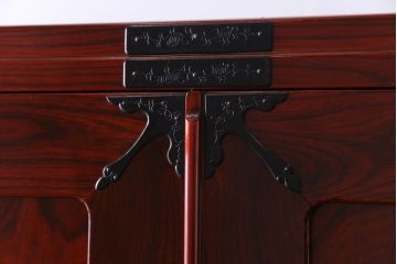 極美品　仙台箪笥　漆塗り　力強いケヤキの杢目と手打ち金具が見事なワードローブ(洋服箪笥、収納棚、キャビネット)