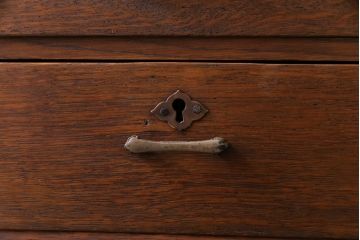 レトロ家具　昭和レトロ　ナラ材　素朴で温かみのある小引き出し(小物収納)