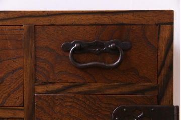 アンティーク家具　和製アンティーク　黒柿・ケヤキ材　上質な和の空間づくりにおすすめな変わり手知工箪笥(船箪笥)