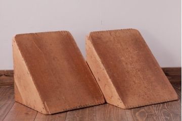 アンティーク雑貨　昭和レトロ　大きな積み木セット【三角形・大/2ヶ組】(ディスプレイ雑貨、飾り台)(1)