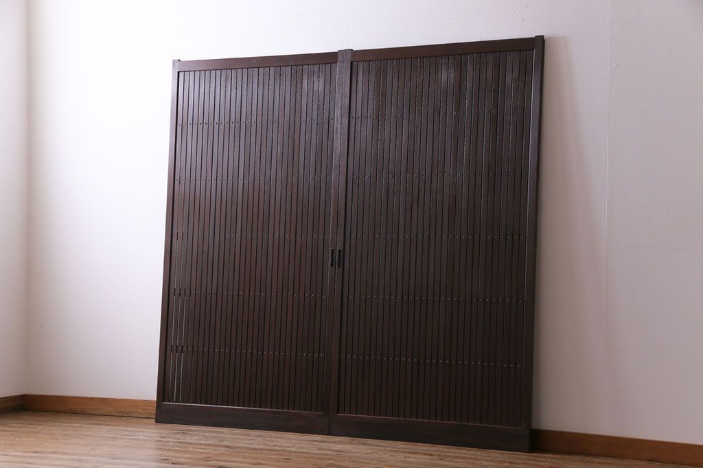 和製アンティーク　ガラス入り　和の風情を演出してくれる平格子戸2枚セット　(R-031430)