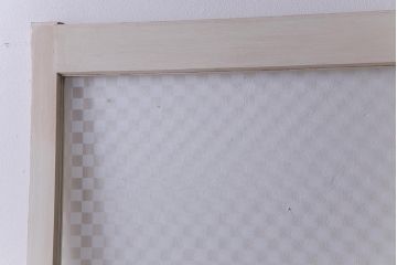 ヴィンテージ建具　ペイント　当店オリジナル市松模様ガラス　レトロモダンな雰囲気のガラス引き戸2枚セット　(R-031434)