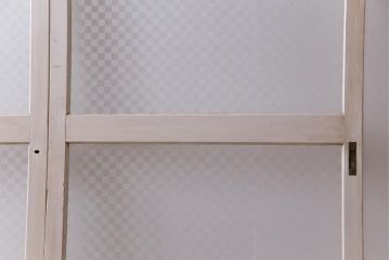 ヴィンテージ建具　ペイント　当店オリジナル市松模様ガラス　レトロモダンな雰囲気のガラス引き戸2枚セット　(R-031434)