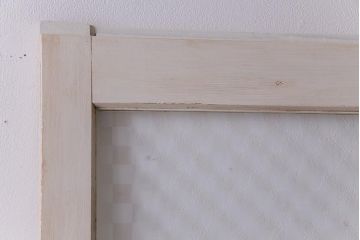 ヴィンテージ建具　ペイント　当店オリジナル市松模様ガラス　レトロモダンな雰囲気のガラス引き戸2枚セット　(R-031434)