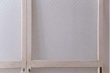 ヴィンテージ建具　ペイント　当店オリジナル市松模様ガラス　レトロモダンな雰囲気のガラス引き戸2枚セット　(R-031434)