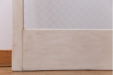 ヴィンテージ建具　ペイント　当店オリジナル市松模様ガラス　レトロモダンな雰囲気のガラス引き戸2枚セット　(R-031434)