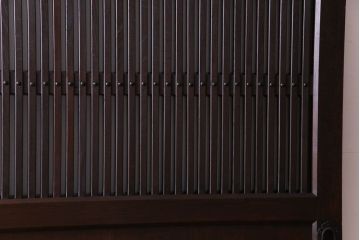 和製アンティーク　明治期　総ケヤキ材　上品で重厚感のある格子蔵戸(引き戸、建具、玄関戸)