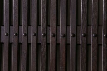 和製アンティーク　明治期　総ケヤキ材　上品で重厚感のある格子蔵戸(引き戸、建具、玄関戸)