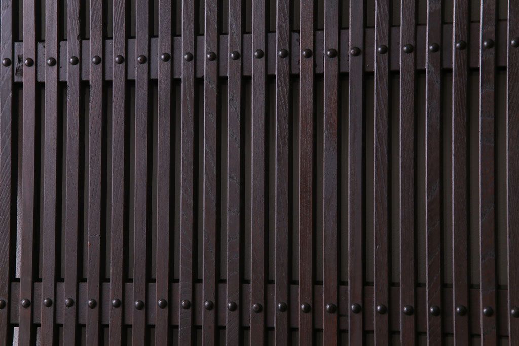 和製アンティーク　明治期　総ケヤキ材　上品で重厚感のある格子蔵戸(引き戸、建具、玄関戸)