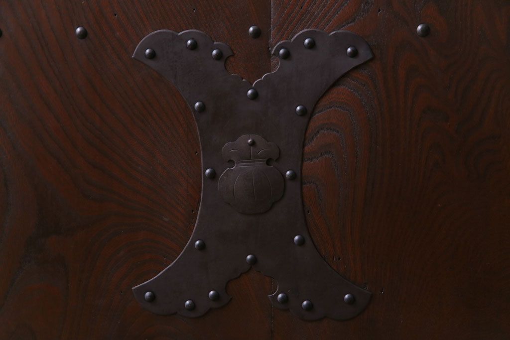 和製アンティーク　明治期　総ケヤキ材　上品で重厚感のある格子蔵戸(引き戸、建具、玄関戸)