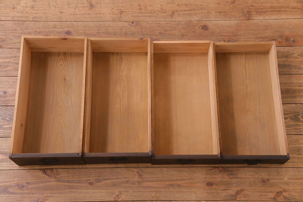 アンティーク家具　和製アンティーク　渋いヒノキの風合いが趣きある小引き出し(チェスト、収納)