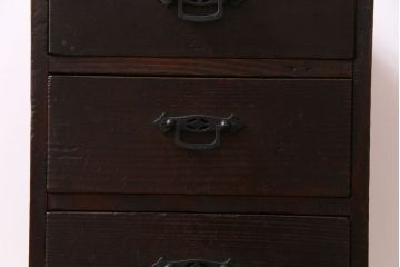 アンティーク家具　和製アンティーク　渋いヒノキの風合いが趣きある小引き出し(チェスト、収納)