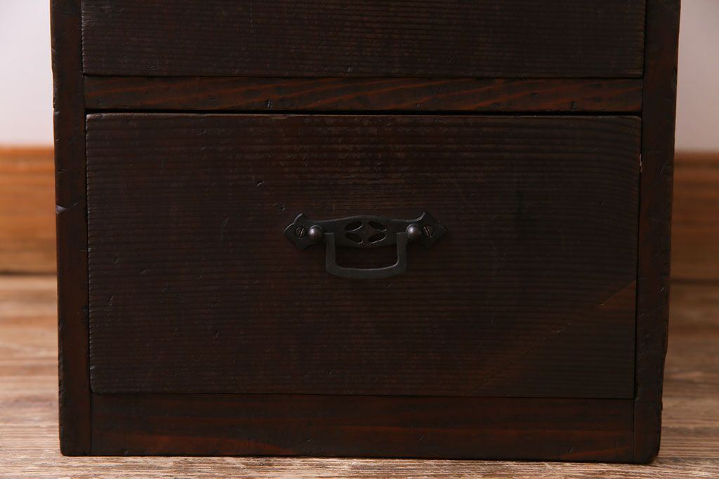 アンティーク家具　和製アンティーク　渋いヒノキの風合いが趣きある小引き出し(チェスト、収納)