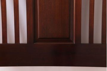 イギリスアンティーク　マホガニー材　高級感漂うクラシカルなベッドフレーム