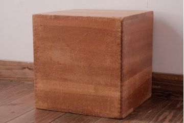 アンティーク雑貨　昭和レトロ　大きな積み木【立方体・大】(スツール、飾り台、花台、ディスプレイ雑貨)