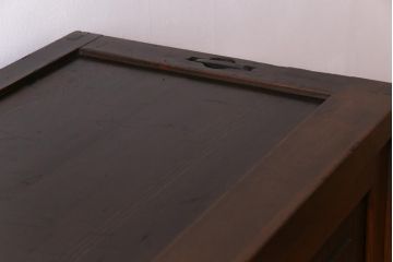 アンティーク家具　和製アンティーク　栗材　木の風合いが楽しめる小振りな戸棚(茶箪笥、収納棚)