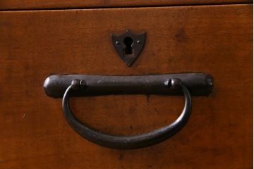アンティーク家具　和製アンティーク　栗材　木の風合いが楽しめる小振りな戸棚(茶箪笥、収納棚)