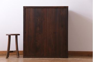 アンティーク家具　和製アンティーク　栗材　木の風合いが楽しめる小振りな戸棚(茶箪笥、収納棚)