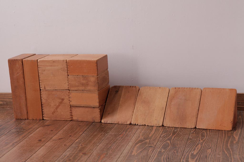 アンティーク雑貨　昭和レトロ　大きな積み木セット【マルチ/12ヶ組】(飾り台、花台、ディスプレイ雑貨)(1)