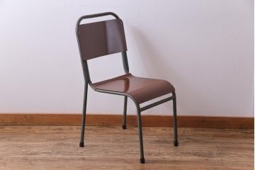 ヴィンテージ家具　イギリスビンテージ　ベークライト　座面のカーブが特徴的なスクールチェア(鉄脚チェア、椅子)(3)