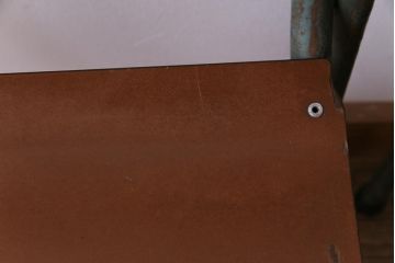 ヴィンテージ家具　イギリスビンテージ　ベークライト　座面のカーブが特徴的なスクールチェア(鉄脚チェア、椅子)2脚セット