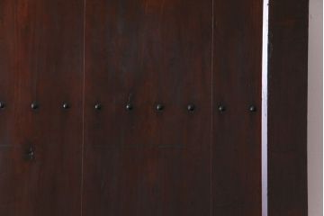 和製アンティーク　幅狭　造り込まれた金具が目を引く珍しい蔵戸(引き戸、建具、玄関戸)