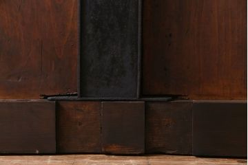 和製アンティーク　幅狭　造り込まれた金具が目を引く珍しい蔵戸(引き戸、建具、玄関戸)