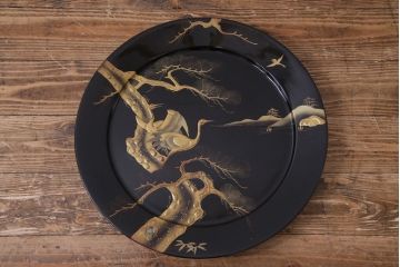 アンティーク雑貨　和製アンティーク　螺鈿入り　鶴・松の図　金彩高蒔絵木製大皿(漆器、和食器)