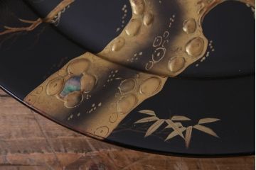 アンティーク雑貨　和製アンティーク　螺鈿入り　鶴・松の図　金彩高蒔絵木製大皿(漆器、和食器)