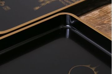 アンティーク雑貨　和製アンティーク　松が描かれた風格のある沈金蒔絵木製盆5枚セット(お盆、トレー)