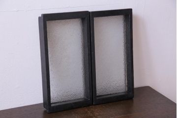 和製アンティーク　シックな色とレトロな風合いの小型フィックス窓(明り取り、はめ殺し)2枚セット