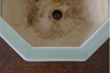 アンティーク雑貨　和製アンティーク　祖洞園池勝製　モダンなデザインの陽刻青磁鉢(植木鉢、盆栽鉢)