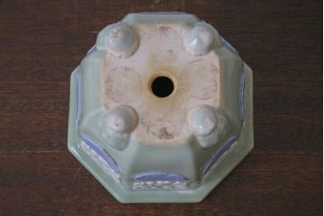 アンティーク雑貨　和製アンティーク　祖洞園池勝製　モダンなデザインの陽刻青磁鉢(植木鉢、盆栽鉢)