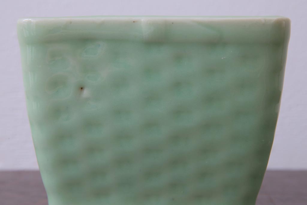 アンティーク雑貨　昭和レトロ　緩やかな凹凸がおしゃれな青磁の植木鉢