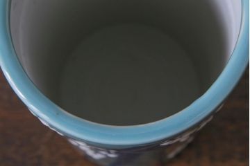 アンティーク雑貨　昭和期　梅の花　澄んだ青色が魅力のモダンな花瓶(2)